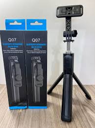 Aluminum telescopic rod, stable, light and durable Folding tripod stand for firm grip, easy storage One button remote control shooting 360 degree horizontal and vertical selfie Minimalist design, lightweight and convenient Specification: Size: 161 x 70 x 194~920 mm Net weight: 274g