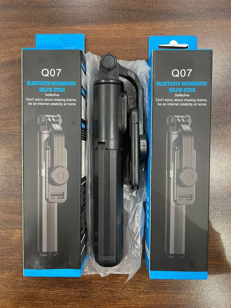 Q07 Portable Live Streaming Bluetooth Selfie Stick Tripod - Image 2